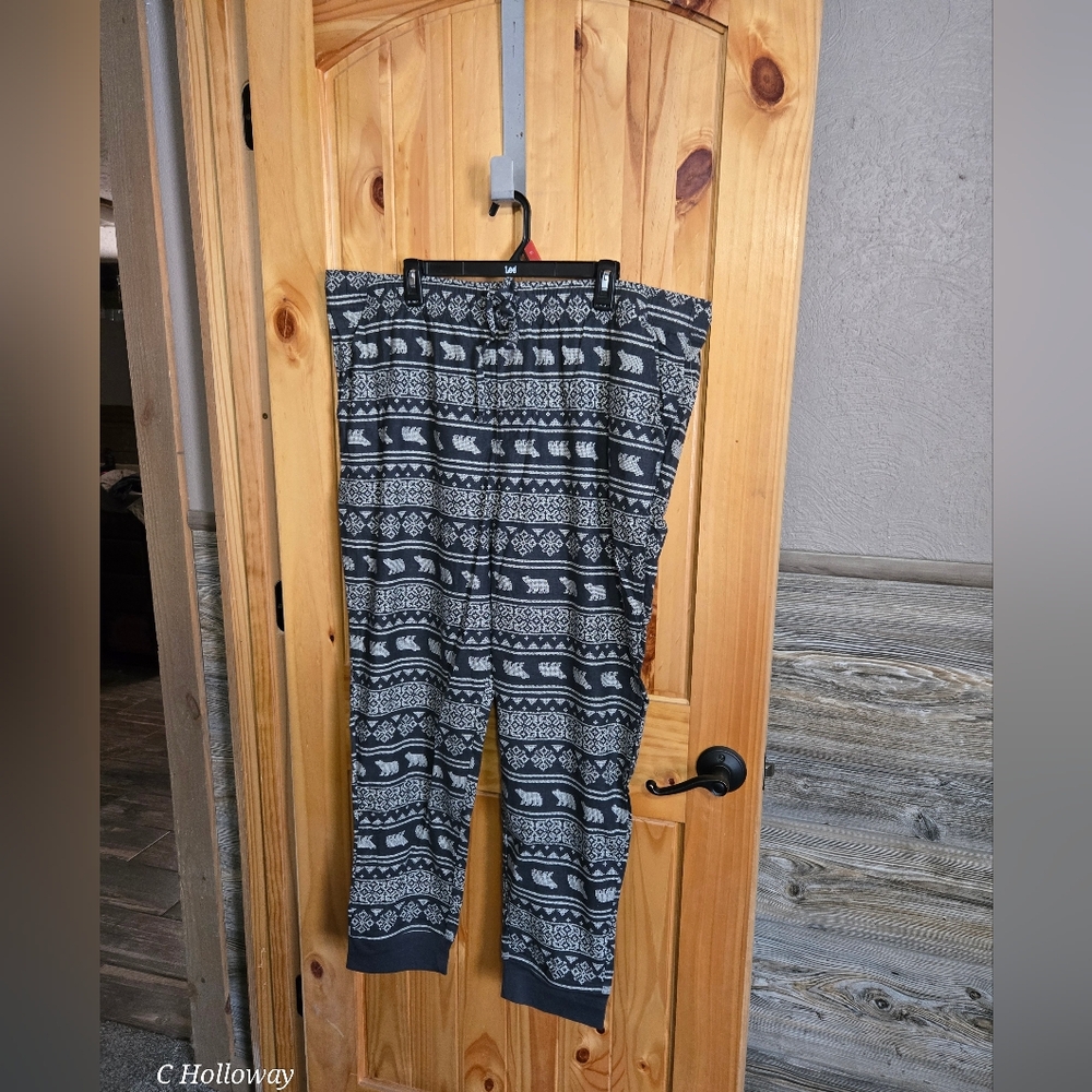 OLD NAVY Men’s Drawstring Flannel Pajama Jogger Pants Bear Fair Isle XXL NWOT
